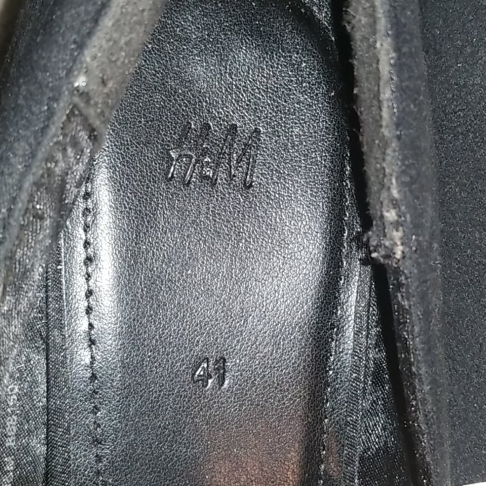 Shoes - Picture 3 of 4